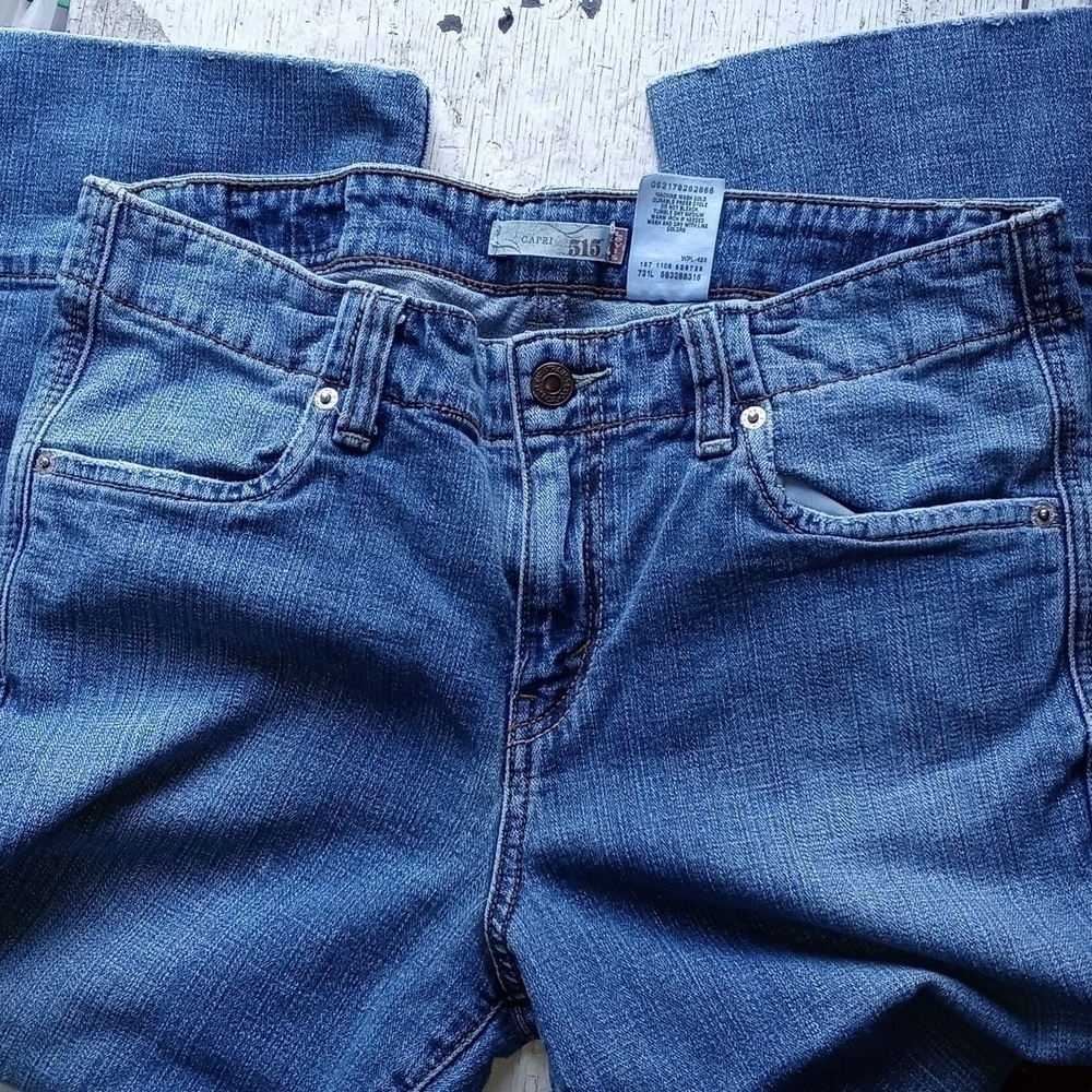 Women's capri Levi 515 size 8